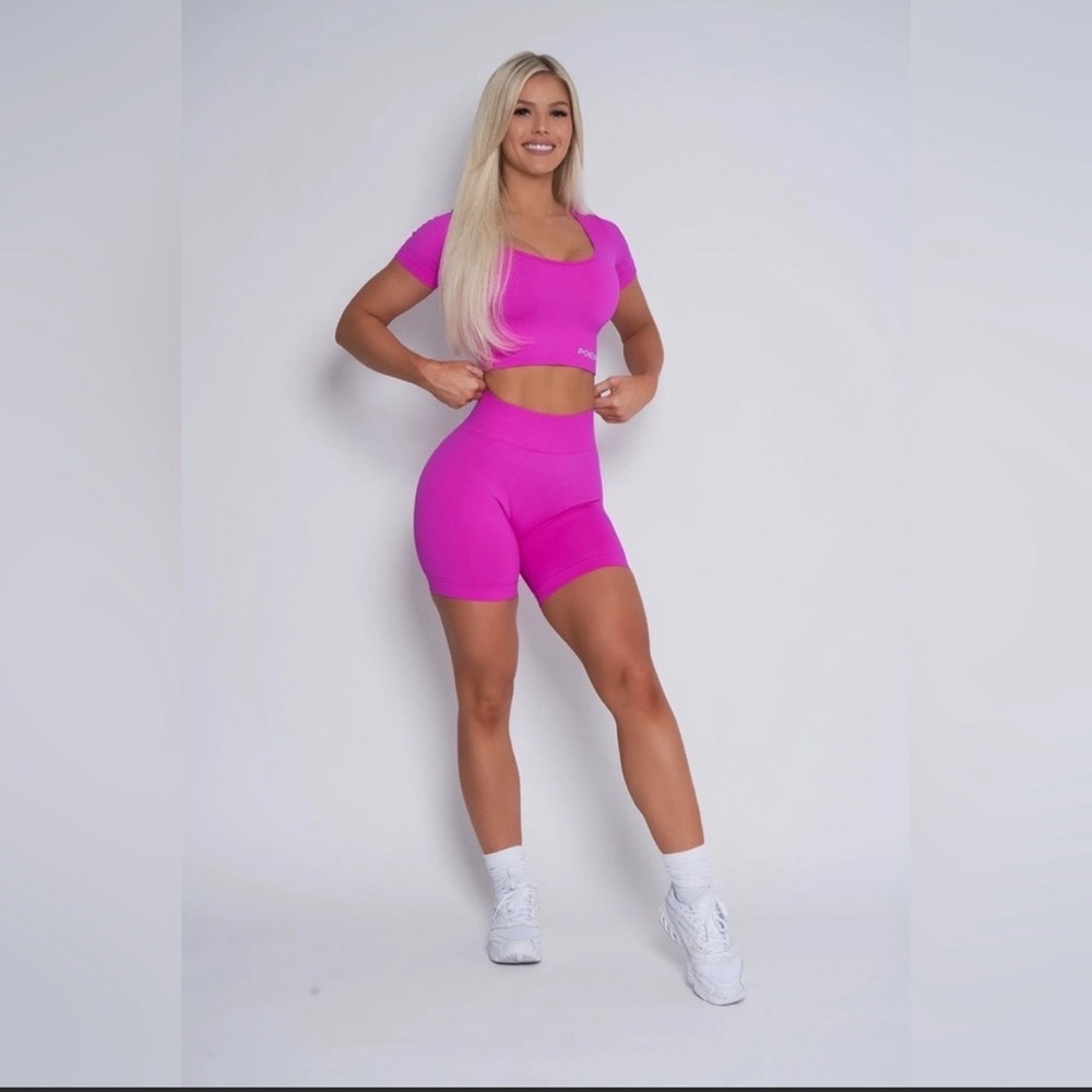 PCHEE BUM SEAMLESS CROP TOP AND SHORT SET